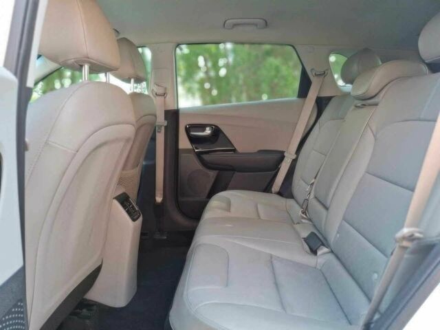 Белый Киа Niro, объемом двигателя 1.6 л и пробегом 42 тыс. км за 4900 $, фото 13 на Automoto.ua