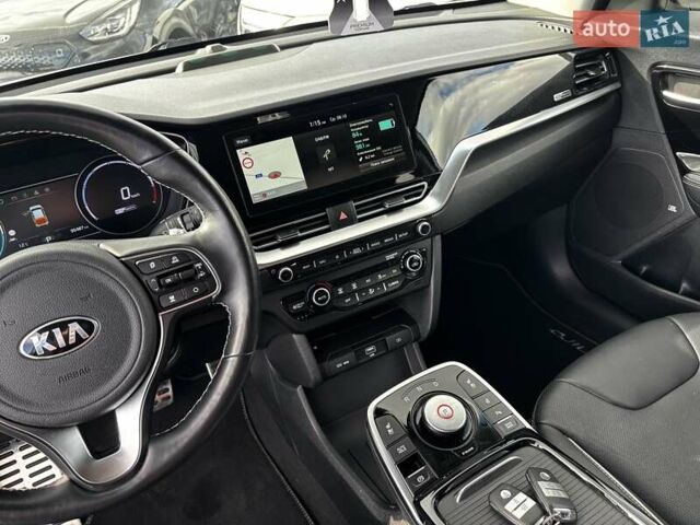 Киа Niro 2020 в Львове на Automoto.ua Белый Киа Niro, объемом двигателя 0 л и пробегом 95 тыс. км за 20450 $, фото 17 на Automoto.ua