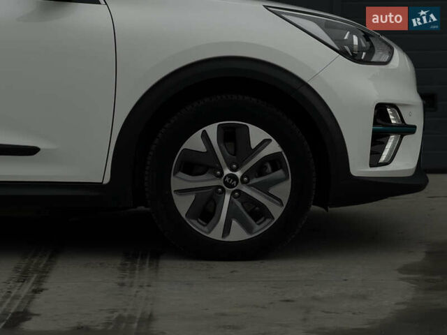 Белый Киа Niro, объемом двигателя 0 л и пробегом 172 тыс. км за 17500 $, фото 20 на Automoto.ua