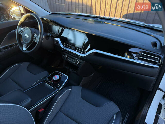 Білий Кіа Niro, об'ємом двигуна 0 л та пробігом 169 тис. км за 18200 $, фото 36 на Automoto.ua