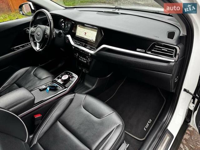 Белый Киа Niro, объемом двигателя 0 л и пробегом 160 тыс. км за 19400 $, фото 54 на Automoto.ua