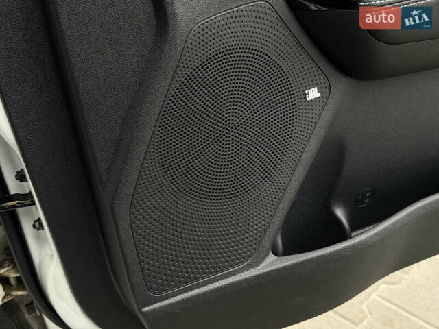 Белый Киа Niro, объемом двигателя 0 л и пробегом 51 тыс. км за 24200 $, фото 72 на Automoto.ua