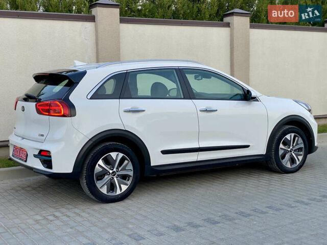 Білий Кіа Niro, об'ємом двигуна 0 л та пробігом 68 тис. км за 20750 $, фото 17 на Automoto.ua