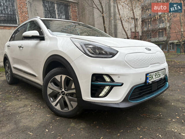 Білий Кіа Niro, об'ємом двигуна 0 л та пробігом 52 тис. км за 20500 $, фото 20 на Automoto.ua
