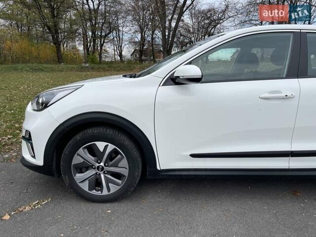 Белый Киа Niro, объемом двигателя 0 л и пробегом 96 тыс. км за 16800 $, фото 14 на Automoto.ua