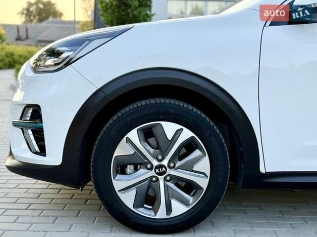 Белый Киа Niro, объемом двигателя 0 л и пробегом 82 тыс. км за 18950 $, фото 37 на Automoto.ua