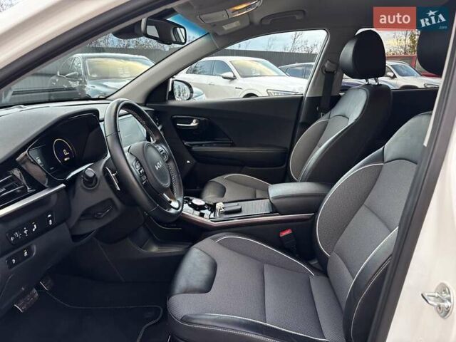 Белый Киа Niro, объемом двигателя 0 л и пробегом 72 тыс. км за 23600 $, фото 41 на Automoto.ua