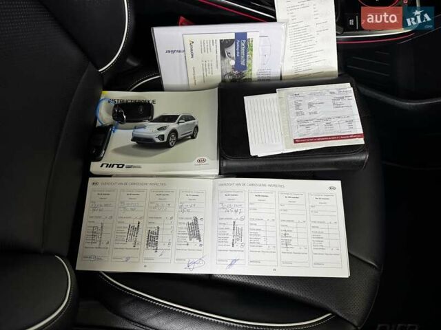 Белый Киа Niro, объемом двигателя 0 л и пробегом 160 тыс. км за 19400 $, фото 65 на Automoto.ua