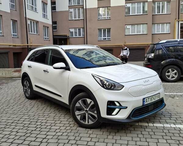 Белый Киа Niro, объемом двигателя 0 л и пробегом 130 тыс. км за 19300 $, фото 1 на Automoto.ua