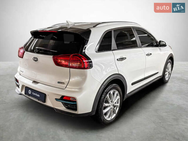 Белый Киа Niro, объемом двигателя 0 л и пробегом 129 тыс. км за 20032 $, фото 7 на Automoto.ua
