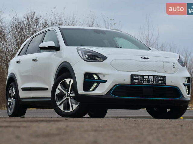 Белый Киа Niro, объемом двигателя 0 л и пробегом 73 тыс. км за 19548 $, фото 22 на Automoto.ua