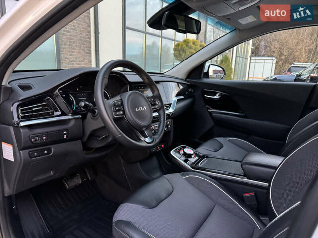 Белый Киа Niro, объемом двигателя 0 л и пробегом 113 тыс. км за 17800 $, фото 41 на Automoto.ua