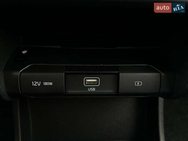 Білий Кіа Niro, об'ємом двигуна 0 л та пробігом 35 тис. км за 24400 $, фото 74 на Automoto.ua