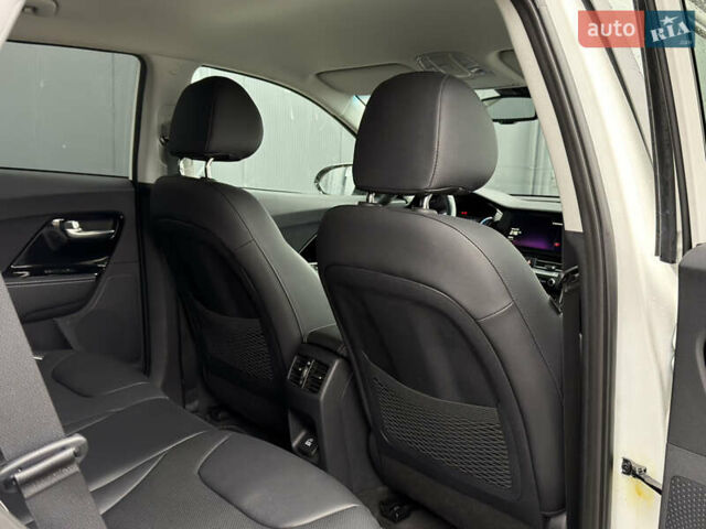 Белый Киа Niro, объемом двигателя 0 л и пробегом 51 тыс. км за 24200 $, фото 75 на Automoto.ua