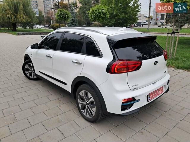 Білий Кіа Niro, об'ємом двигуна 0 л та пробігом 60 тис. км за 22900 $, фото 8 на Automoto.ua