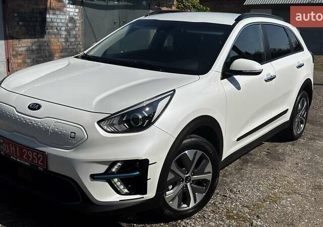 Белый Киа Niro, объемом двигателя 0 л и пробегом 140 тыс. км за 17800 $, фото 29 на Automoto.ua