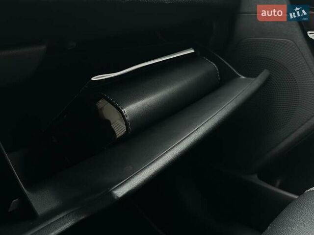 Белый Киа Niro, объемом двигателя 0 л и пробегом 56 тыс. км за 23400 $, фото 58 на Automoto.ua