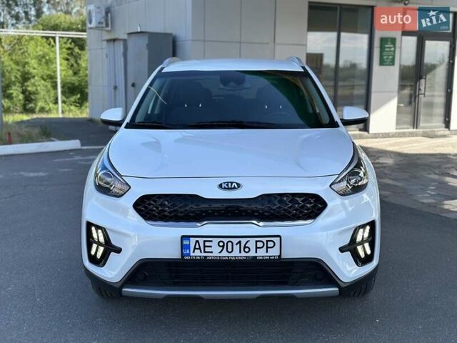 Белый Киа Niro, объемом двигателя 1.58 л и пробегом 18 тыс. км за 25900 $, фото 10 на Automoto.ua