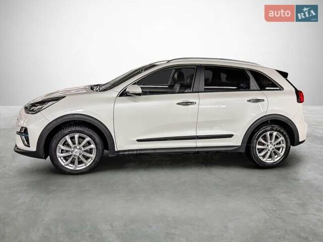 Белый Киа Niro, объемом двигателя 0 л и пробегом 129 тыс. км за 20032 $, фото 4 на Automoto.ua