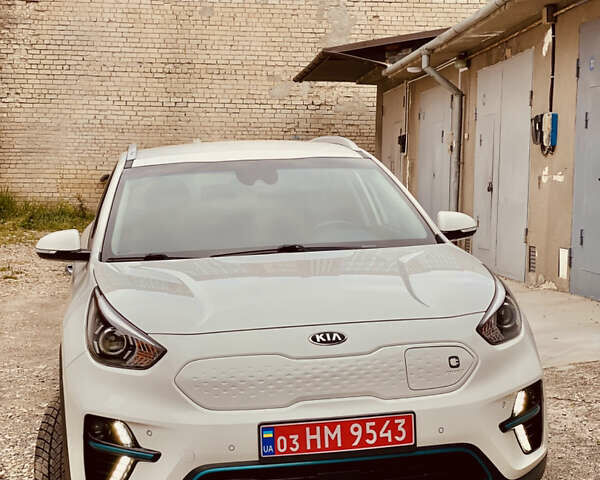 Белый Киа Niro, объемом двигателя 0 л и пробегом 164 тыс. км за 17750 $, фото 3 на Automoto.ua