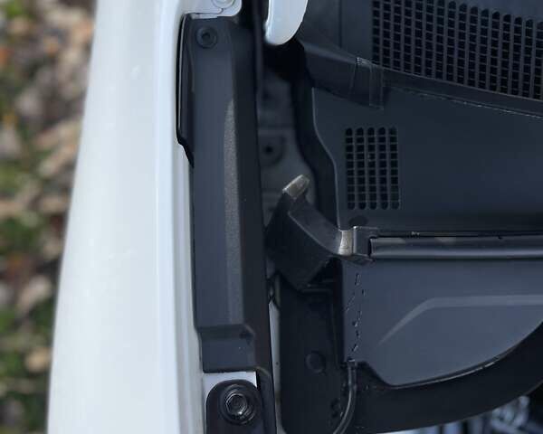 Белый Киа Niro, объемом двигателя 0 л и пробегом 96 тыс. км за 16800 $, фото 29 на Automoto.ua