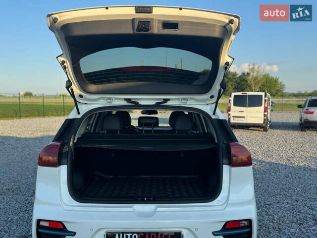 Белый Киа Niro, объемом двигателя 0 л и пробегом 112 тыс. км за 19800 $, фото 4 на Automoto.ua