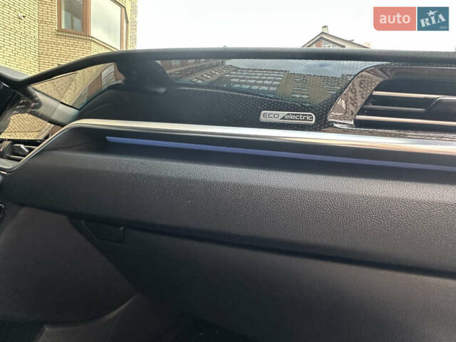 Белый Киа Niro, объемом двигателя 0 л и пробегом 122 тыс. км за 17999 $, фото 33 на Automoto.ua