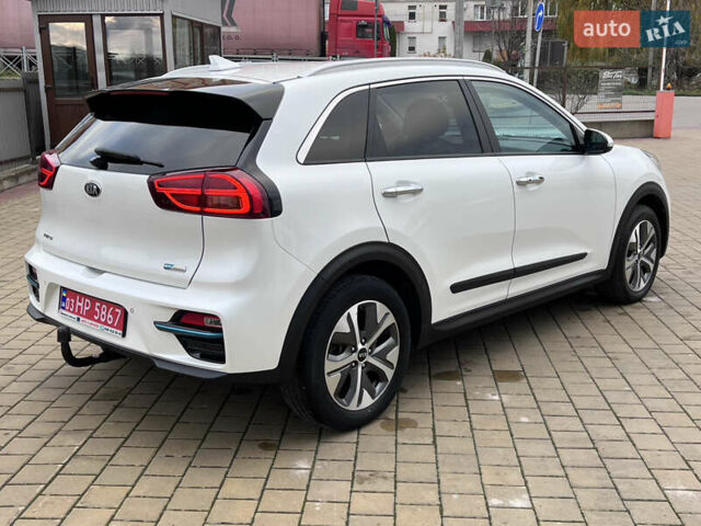 Белый Киа Niro, объемом двигателя 0 л и пробегом 129 тыс. км за 19200 $, фото 6 на Automoto.ua