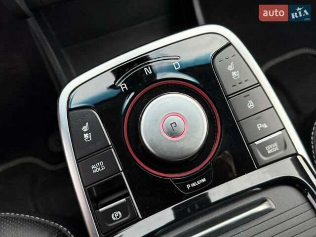 Білий Кіа Niro, об'ємом двигуна 0 л та пробігом 82 тис. км за 23266 $, фото 57 на Automoto.ua