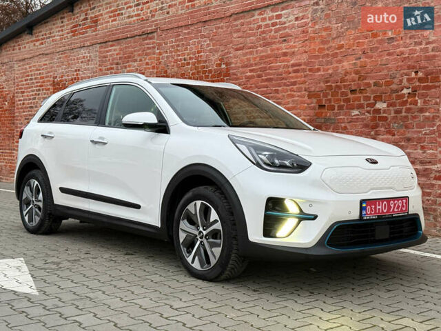 Білий Кіа Niro, об'ємом двигуна 0 л та пробігом 118 тис. км за 20500 $, фото 14 на Automoto.ua