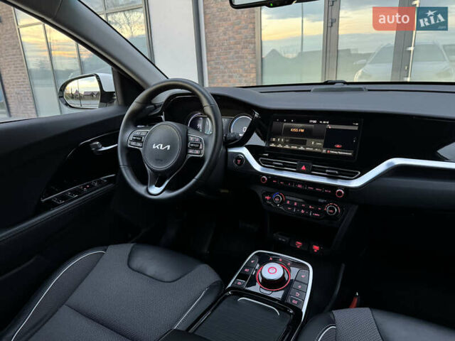 Белый Киа Niro, объемом двигателя 0 л и пробегом 113 тыс. км за 17800 $, фото 3 на Automoto.ua