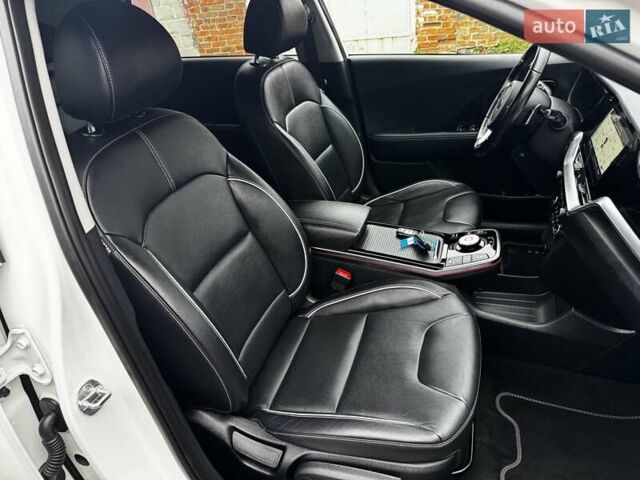 Белый Киа Niro, объемом двигателя 0 л и пробегом 160 тыс. км за 19400 $, фото 55 на Automoto.ua