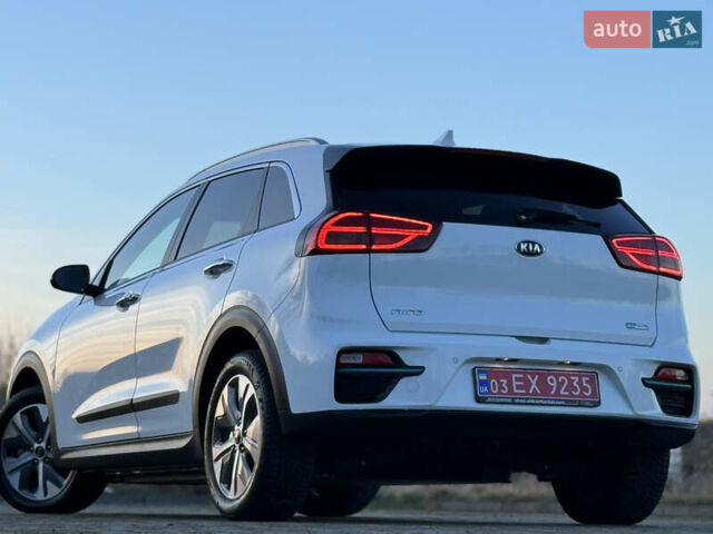 Белый Киа Niro, объемом двигателя 0 л и пробегом 18 тыс. км за 21999 $, фото 25 на Automoto.ua