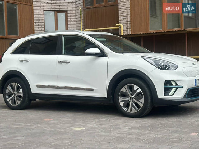 Белый Киа Niro, объемом двигателя 0 л и пробегом 122 тыс. км за 17999 $, фото 16 на Automoto.ua