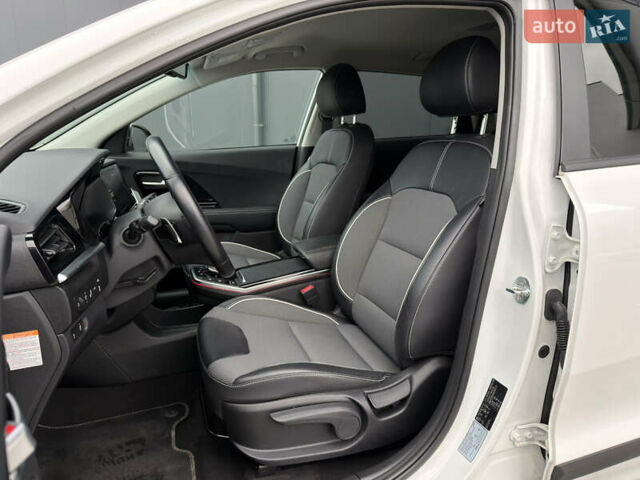 Белый Киа Niro, объемом двигателя 0 л и пробегом 39 тыс. км за 23400 $, фото 17 на Automoto.ua