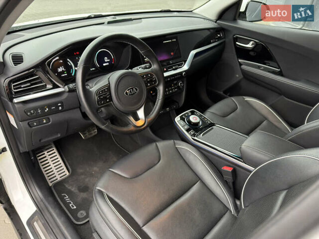 Белый Киа Niro, объемом двигателя 0 л и пробегом 51 тыс. км за 24200 $, фото 21 на Automoto.ua