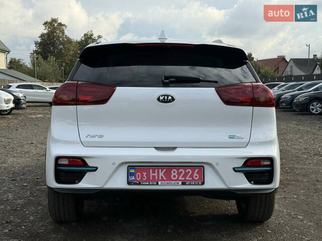 Білий Кіа Niro, об'ємом двигуна 0 л та пробігом 82 тис. км за 23266 $, фото 6 на Automoto.ua