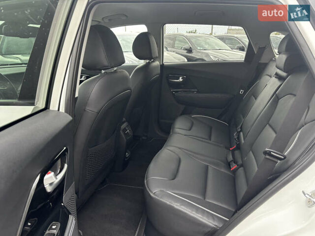 Белый Киа Niro, объемом двигателя 0 л и пробегом 48 тыс. км за 24350 $, фото 32 на Automoto.ua
