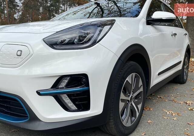 Белый Киа Niro, объемом двигателя 0 л и пробегом 63 тыс. км за 22500 $, фото 9 на Automoto.ua