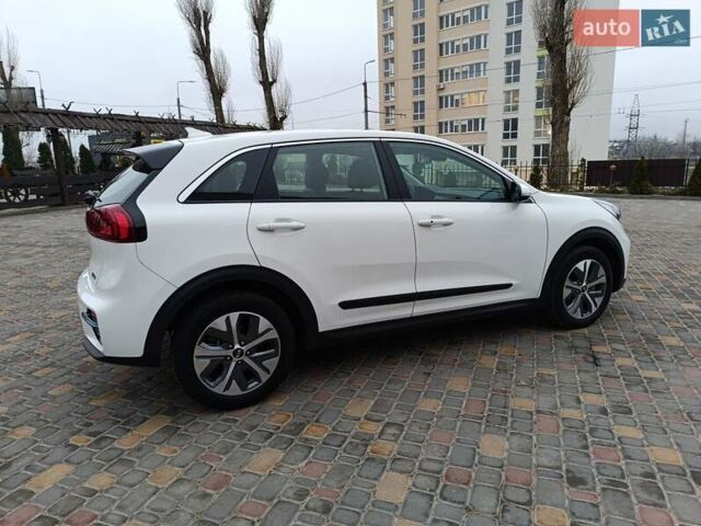 Белый Киа Niro, объемом двигателя 0 л и пробегом 34 тыс. км за 19999 $, фото 11 на Automoto.ua