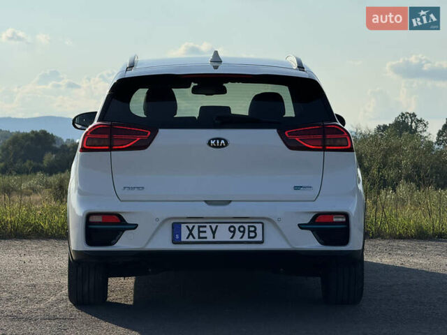 Білий Кіа Niro, об'ємом двигуна 0 л та пробігом 107 тис. км за 20900 $, фото 10 на Automoto.ua