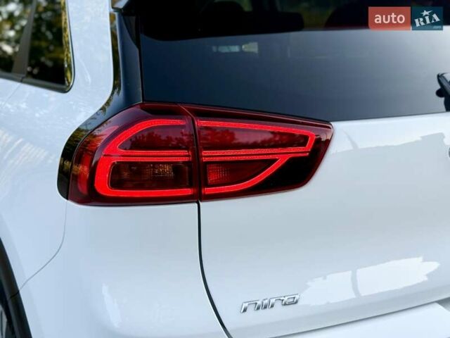 Белый Киа Niro, объемом двигателя 0 л и пробегом 82 тыс. км за 18950 $, фото 41 на Automoto.ua
