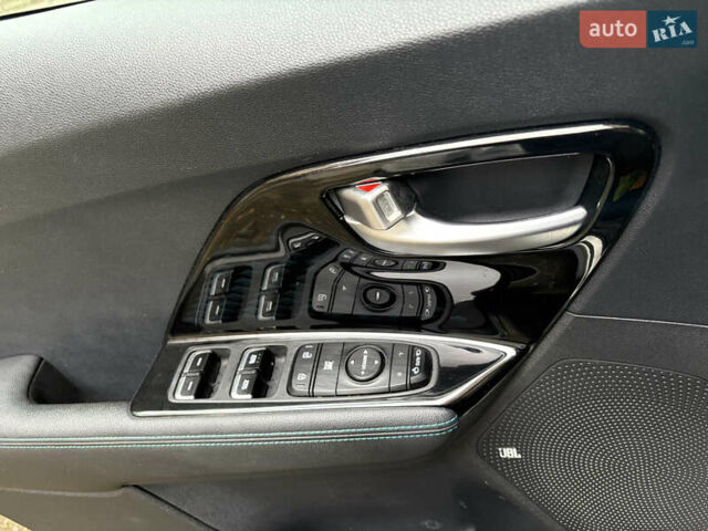 Білий Кіа Niro, об'ємом двигуна 0 л та пробігом 52 тис. км за 20500 $, фото 26 на Automoto.ua