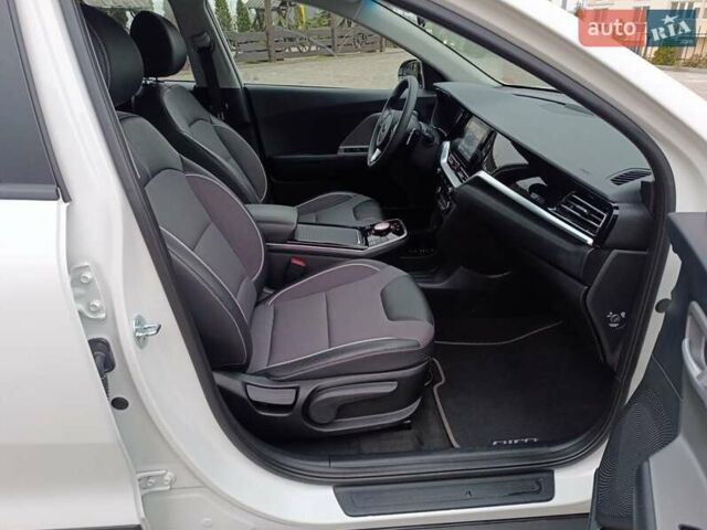 Белый Киа Niro, объемом двигателя 0 л и пробегом 34 тыс. км за 19999 $, фото 32 на Automoto.ua