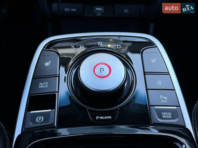 Белый Киа Niro, объемом двигателя 0 л и пробегом 80 тыс. км за 17800 $, фото 52 на Automoto.ua