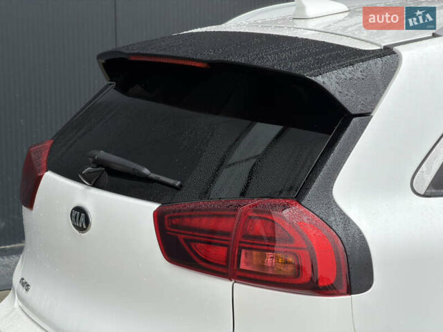 Белый Киа Niro, объемом двигателя 0 л и пробегом 51 тыс. км за 24200 $, фото 55 на Automoto.ua