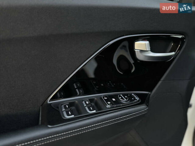 Белый Киа Niro, объемом двигателя 0 л и пробегом 113 тыс. км за 17800 $, фото 44 на Automoto.ua