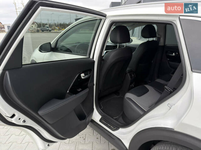 Белый Киа Niro, объемом двигателя 0 л и пробегом 39 тыс. км за 23400 $, фото 24 на Automoto.ua
