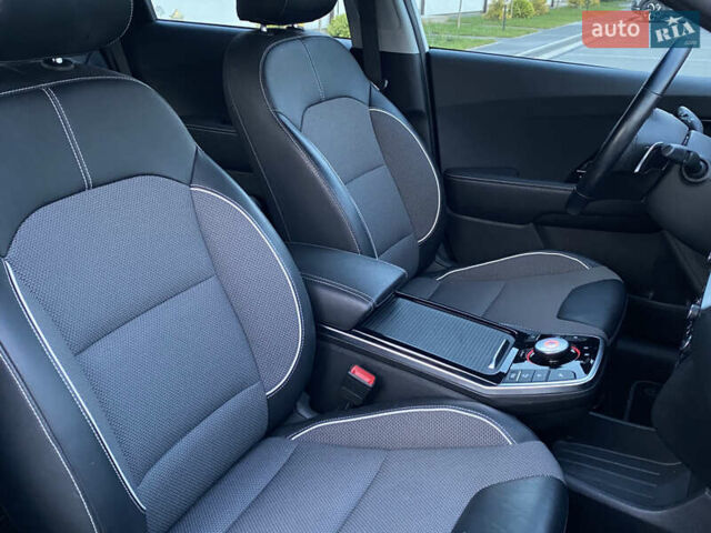 Білий Кіа Niro, об'ємом двигуна 0 л та пробігом 68 тис. км за 20750 $, фото 43 на Automoto.ua