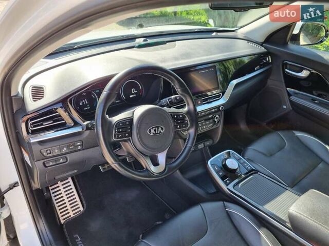 Белый Киа Niro, объемом двигателя 0 л и пробегом 65 тыс. км за 21750 $, фото 13 на Automoto.ua